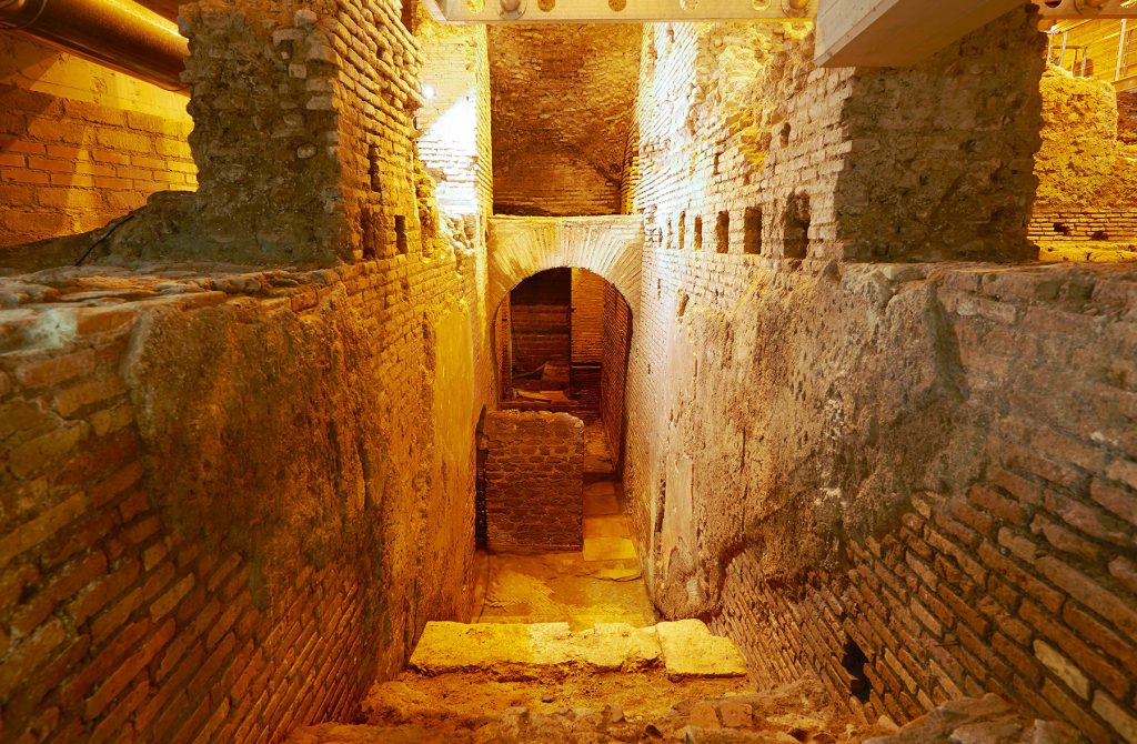 L'area ARCHEOLOGICA alla FONTANA di TREVI